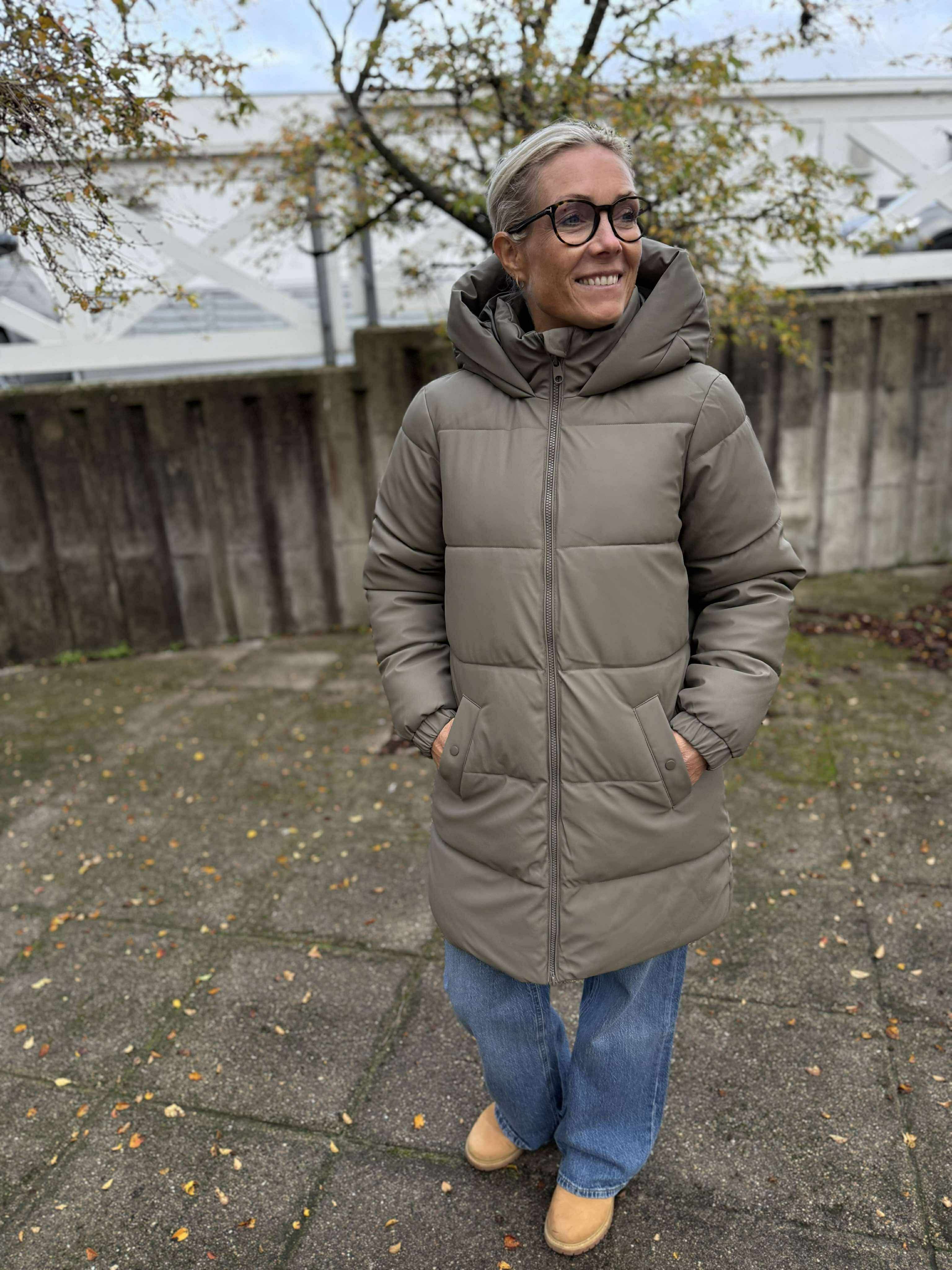 VMGRETAFIE Coat - Bungee Cord